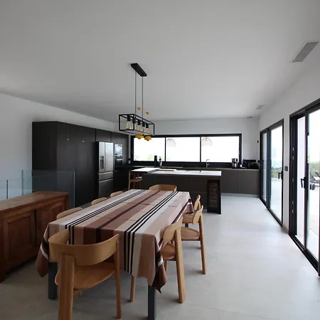 D Exception Piscine Privee 200m2 10 Pers Restonica Les Terrasses De Ruppione
